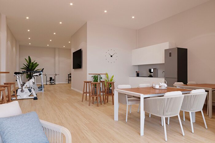 Casas en venta y pisos alquiler - 3