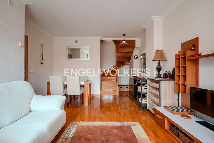 Casas en venta y pisos alquiler - 2