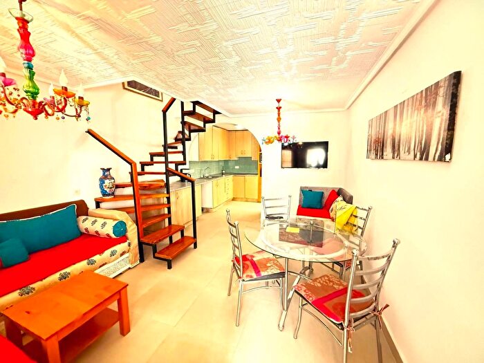 Casas en venta y pisos alquiler - 2