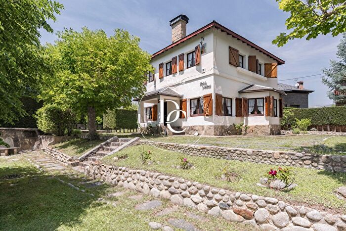 Casas en venta y pisos alquiler - 1