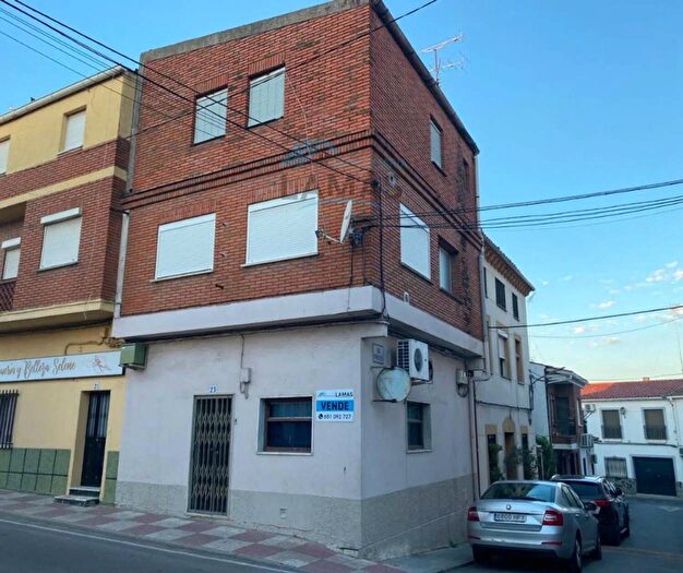 Casas en venta y pisos alquiler - 1