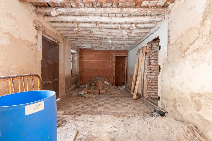 Casas en venta y pisos alquiler - 3
