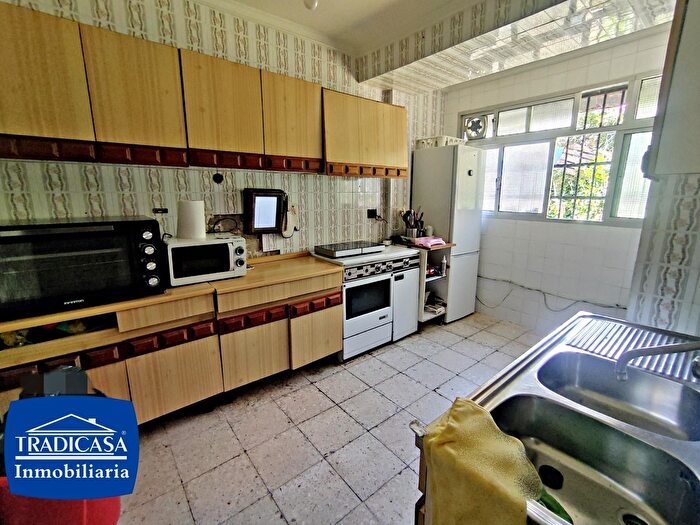 Casas en venta y pisos alquiler - 3
