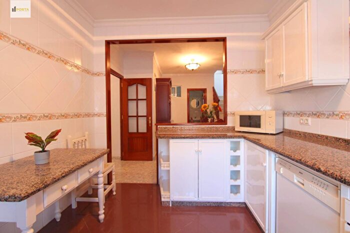 Casas en venta y pisos alquiler - 3