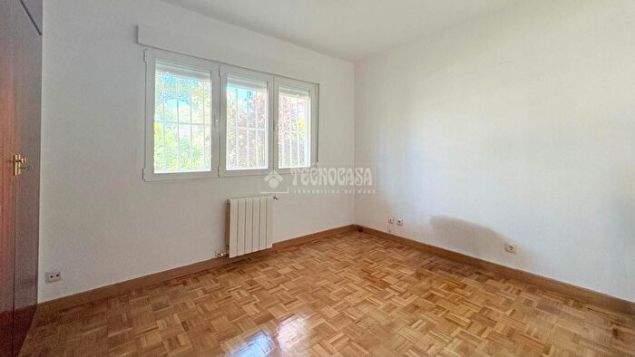 Casas en venta y pisos alquiler - 3