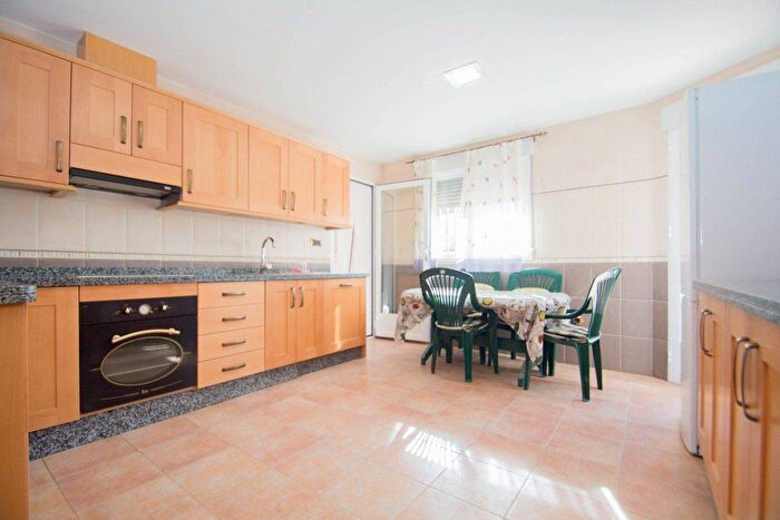 Casas en venta y pisos alquiler - 3