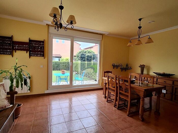 Casas en venta y pisos alquiler - 3