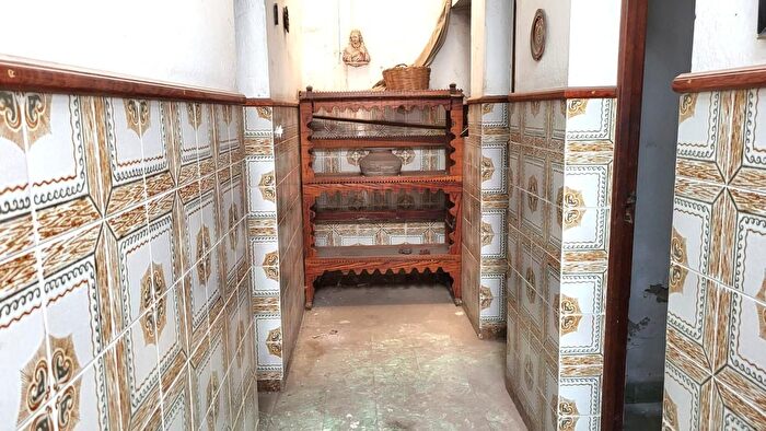 Casas en venta y pisos alquiler - 3