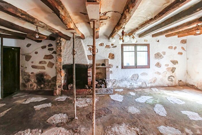 Casas en venta y pisos alquiler - 3