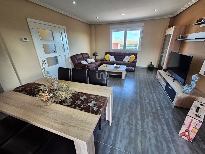 Casas en venta y pisos alquiler - 3