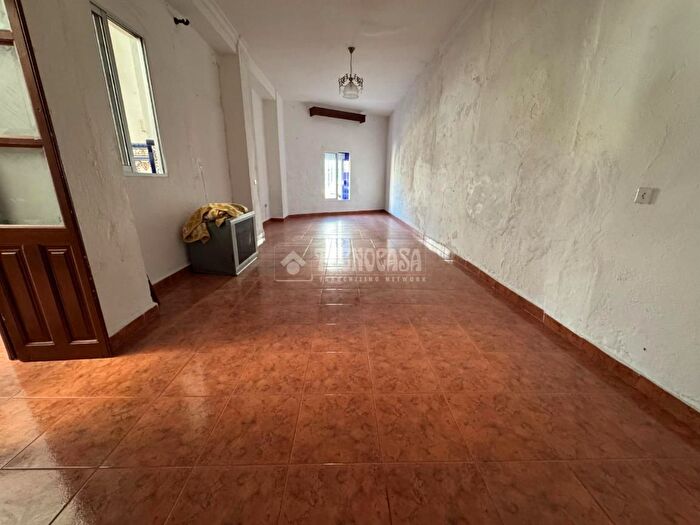 Casas en venta y pisos alquiler - 3