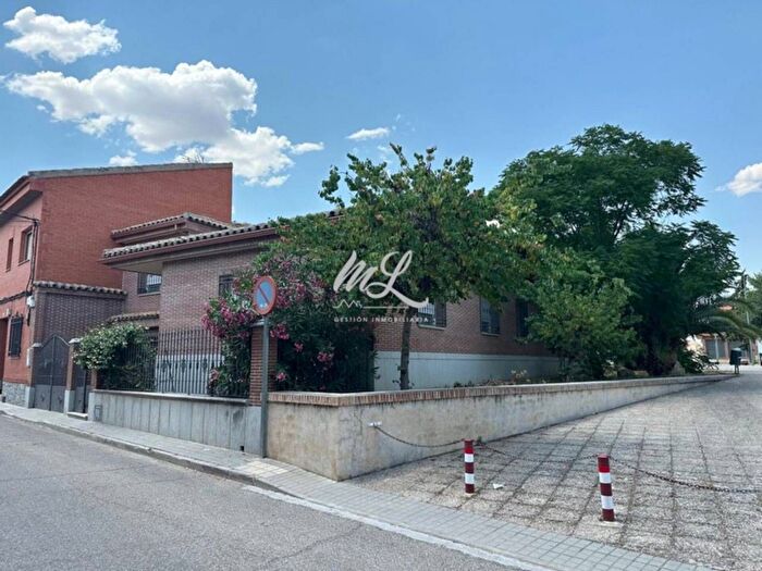 Casas en venta y pisos alquiler - 2