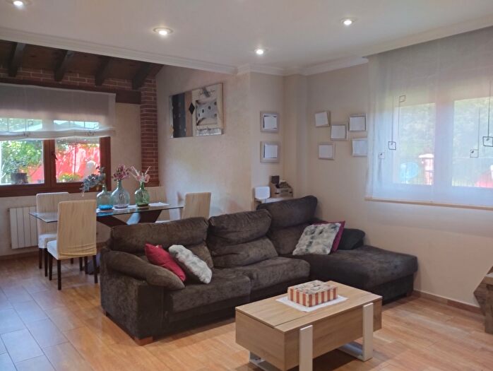 Casas en venta y pisos alquiler - 1
