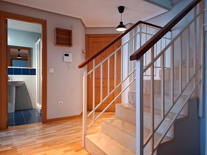 Casas en venta y pisos alquiler - 1