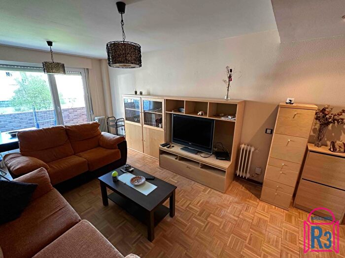 Casas en venta y pisos alquiler - 2
