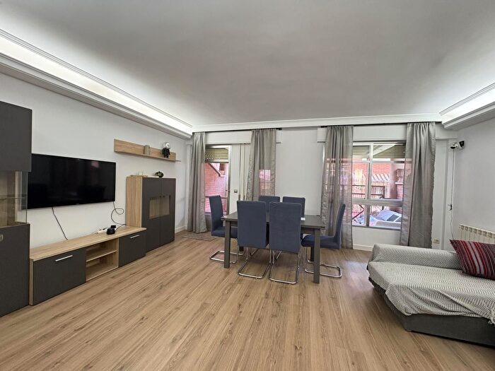 Casas en venta y pisos alquiler - 1