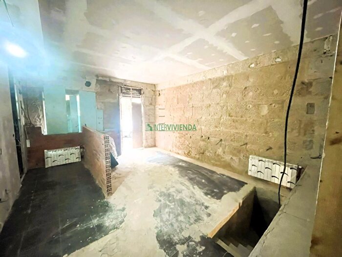 Casas en venta y pisos alquiler - 1