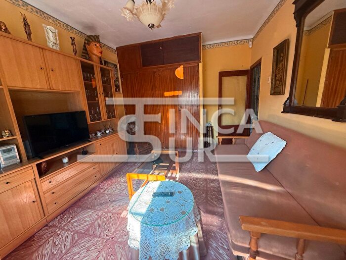 Casas en venta y pisos alquiler - 3