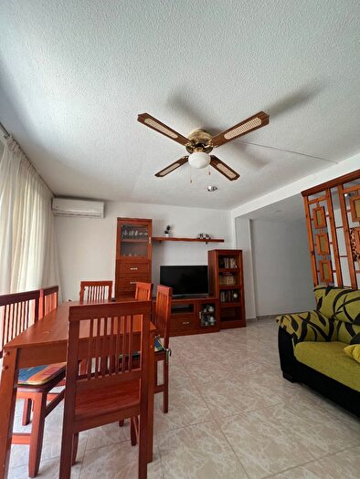Casas en venta y pisos alquiler - 2