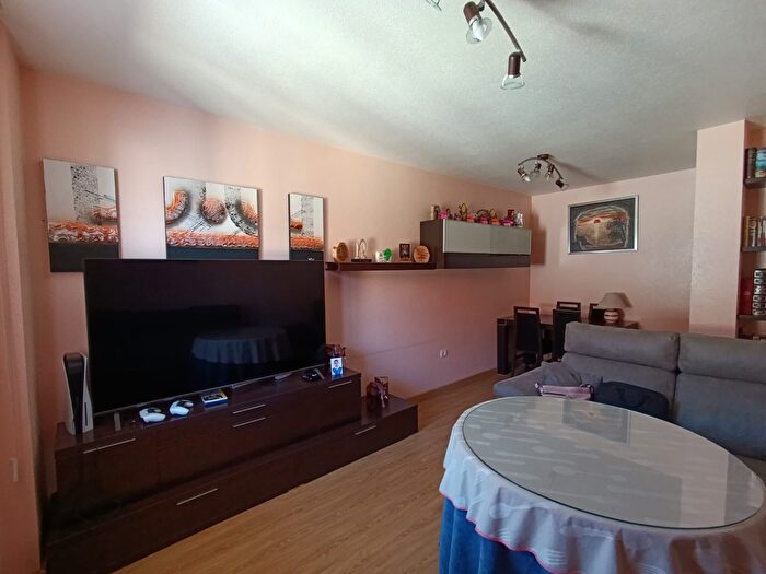 Casas en venta y pisos alquiler - 2
