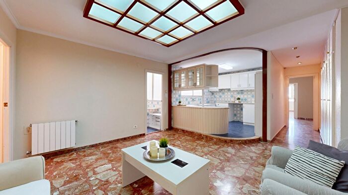 Casas en venta y pisos alquiler - 1