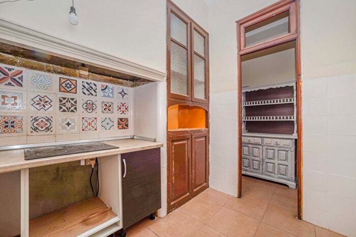 Casas en venta y pisos alquiler - 3