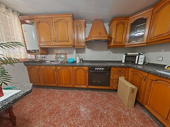 Casas en venta y pisos alquiler - 2