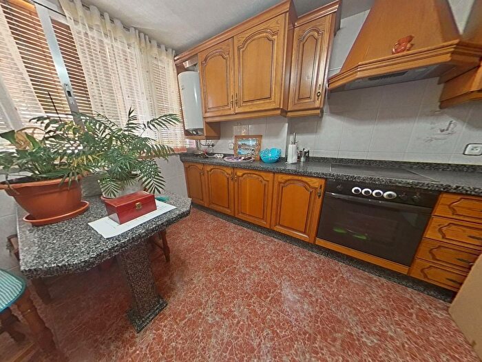 Casas en venta y pisos alquiler - 3