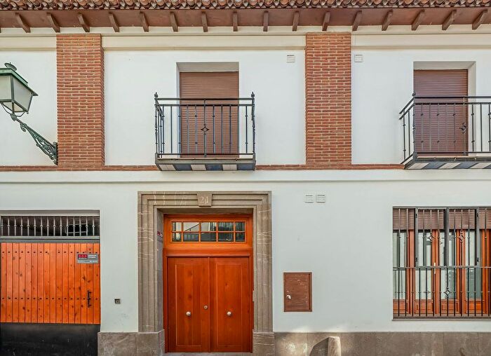 Casas en venta y pisos alquiler - 1