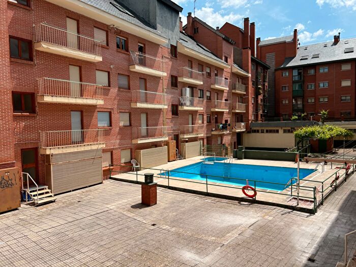 Casas en venta y pisos alquiler - 1