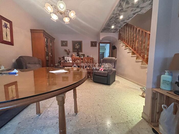 Casas en venta y pisos alquiler - 2