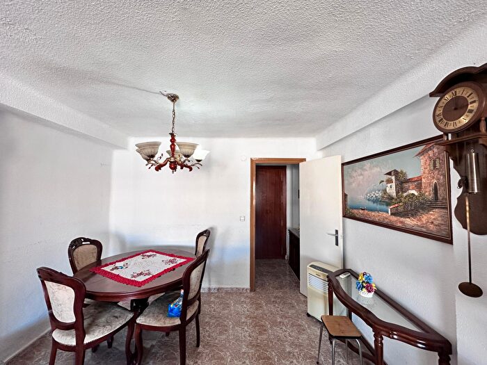 Casas en venta y pisos alquiler - 2