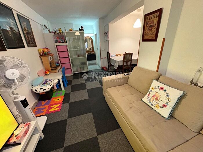 Casas en venta y pisos alquiler - 3