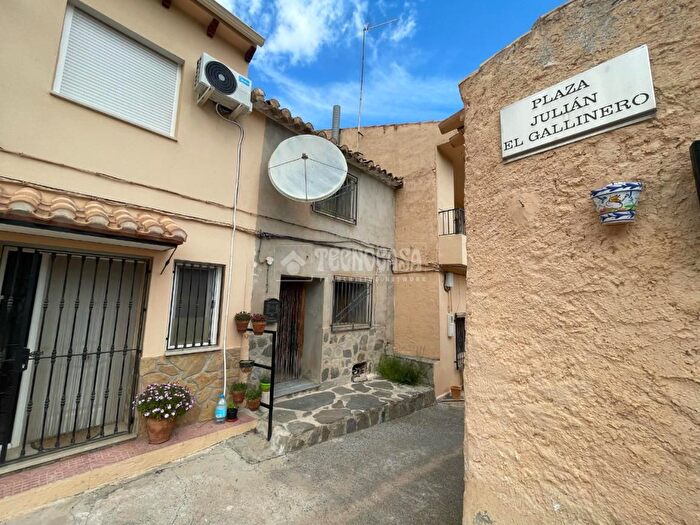 Casas en venta y pisos alquiler - 3