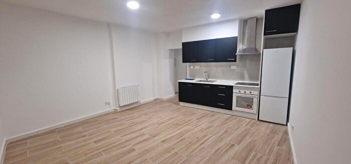 Casas en venta y pisos alquiler - 2
