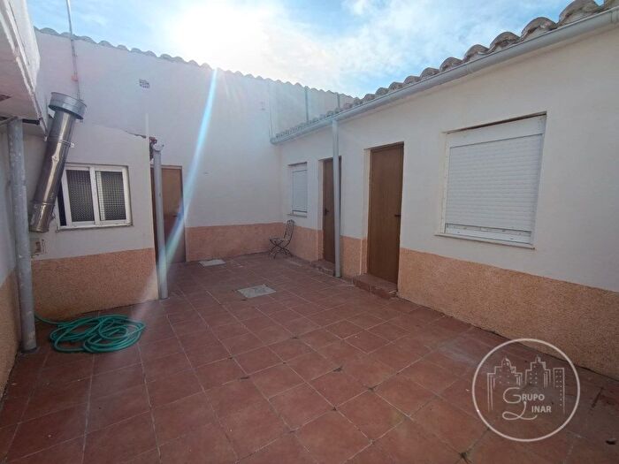 Casas en venta y pisos alquiler - 1