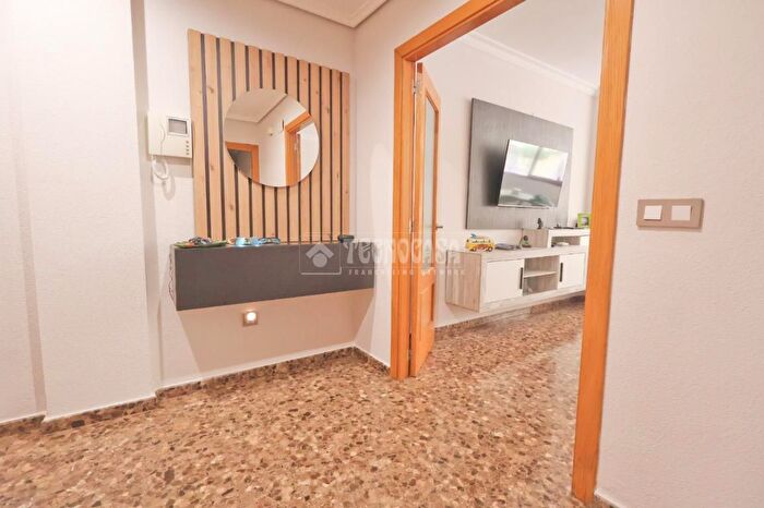 Casas en venta y pisos alquiler - 3
