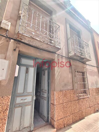 Casas en venta y pisos alquiler - 3