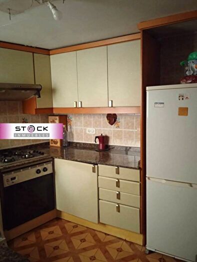 Casas en venta y pisos alquiler - 3