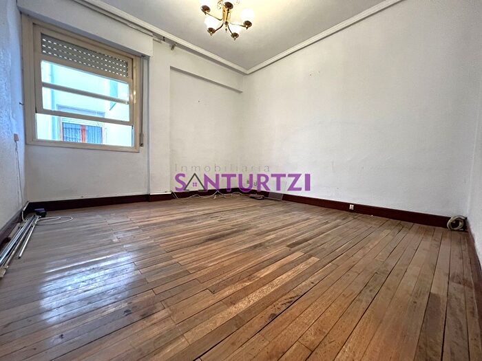 Casas en venta y pisos alquiler - 3