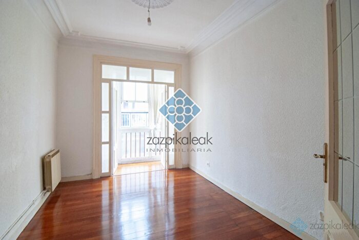 Piso en venta en Ibaiondo, Casco Viejo de 2 habitaciones