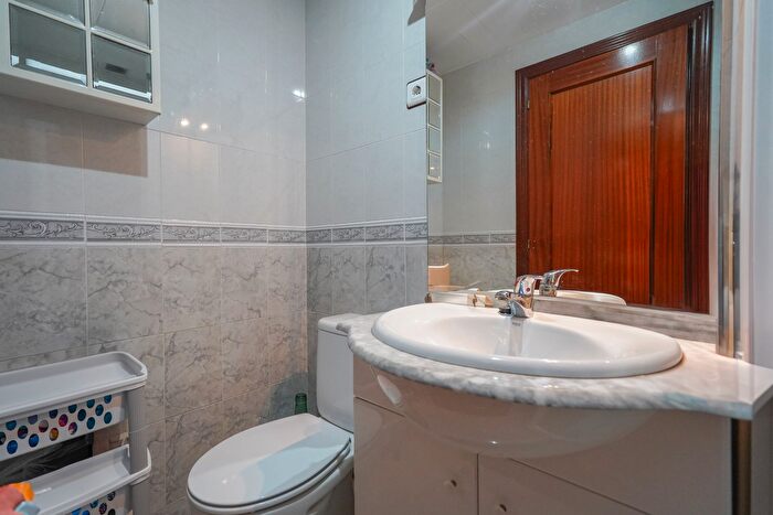 Casas en venta y pisos alquiler - 3