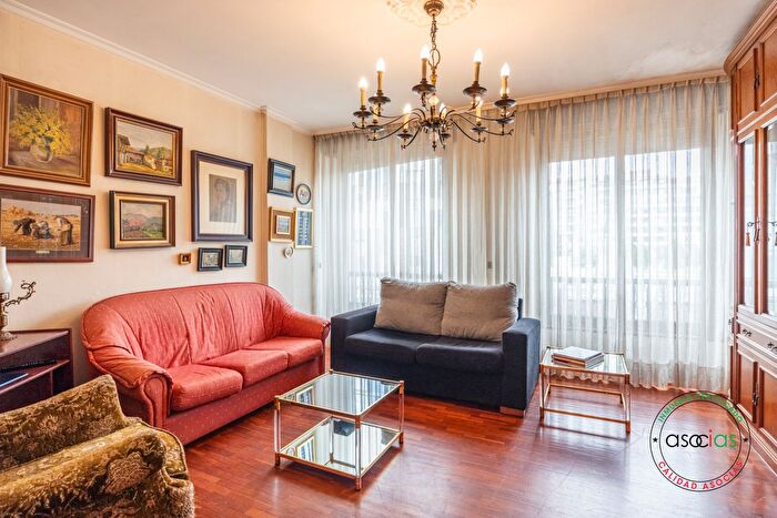Casas en venta y pisos alquiler - 1