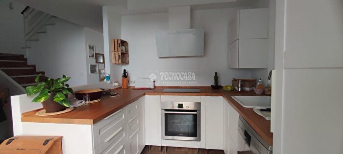 Casas en venta y pisos alquiler - 3