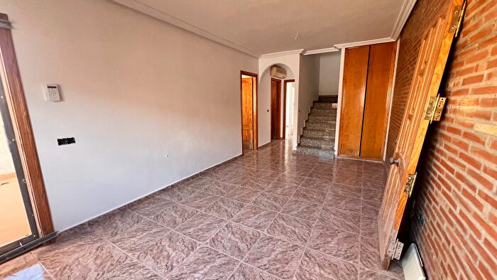 Casas en venta y pisos alquiler - 2