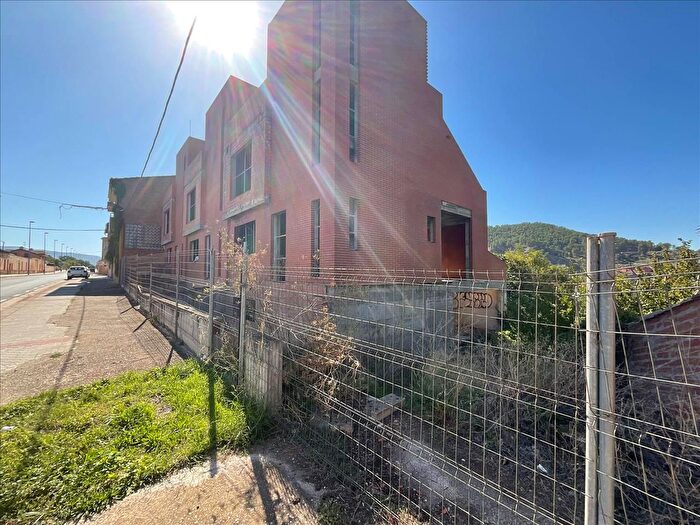 Casas en venta y pisos alquiler - 1
