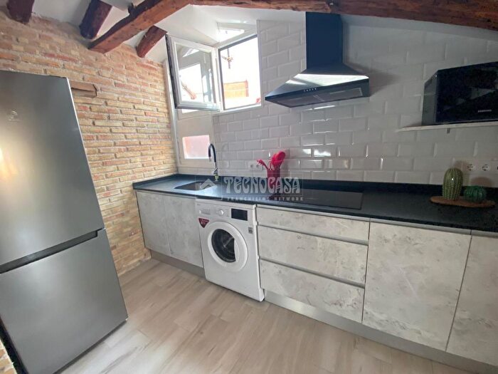 Casas en venta y pisos alquiler - 3