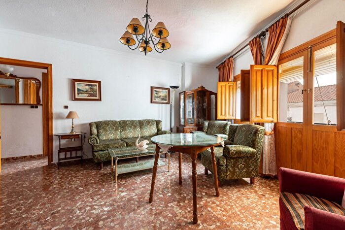 Casas en venta y pisos alquiler - 2