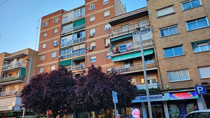 Casas en venta y pisos alquiler - 1