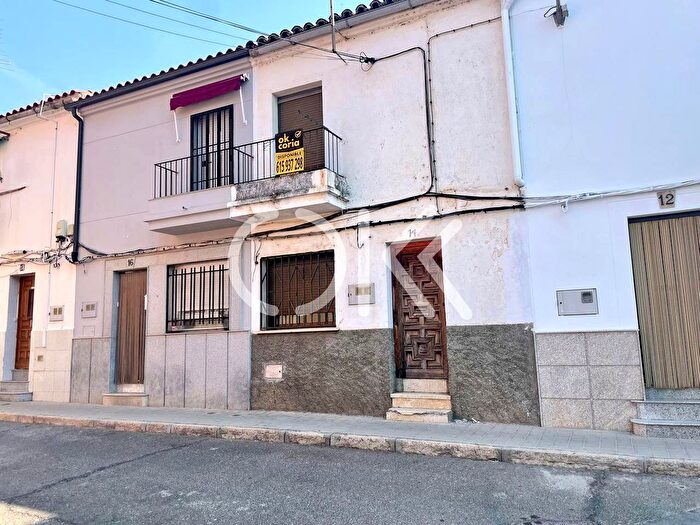 Casas en venta y pisos alquiler - 1
